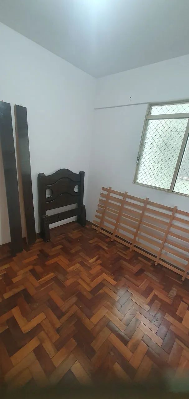 Vendo mesa 6 cadeiras e cama soteiro - Foto 4