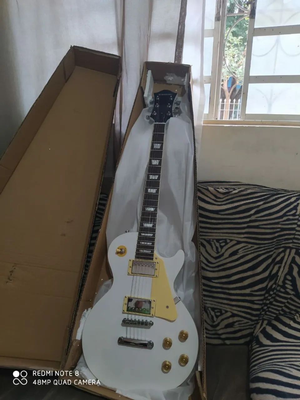 Guitarra Suzuki 