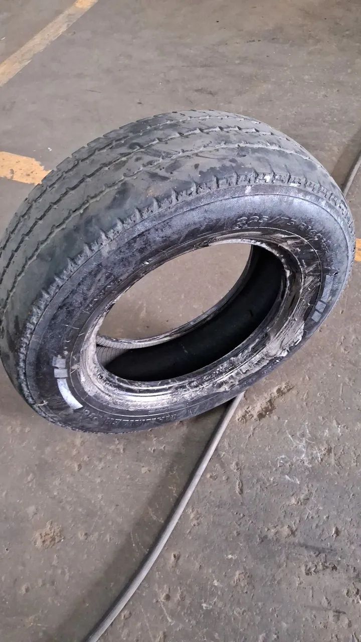 Pneu 225/75 16