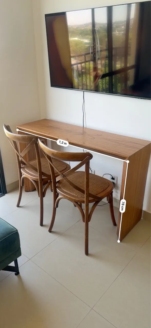 Mesa e cadeiras de madeira  - Foto 5