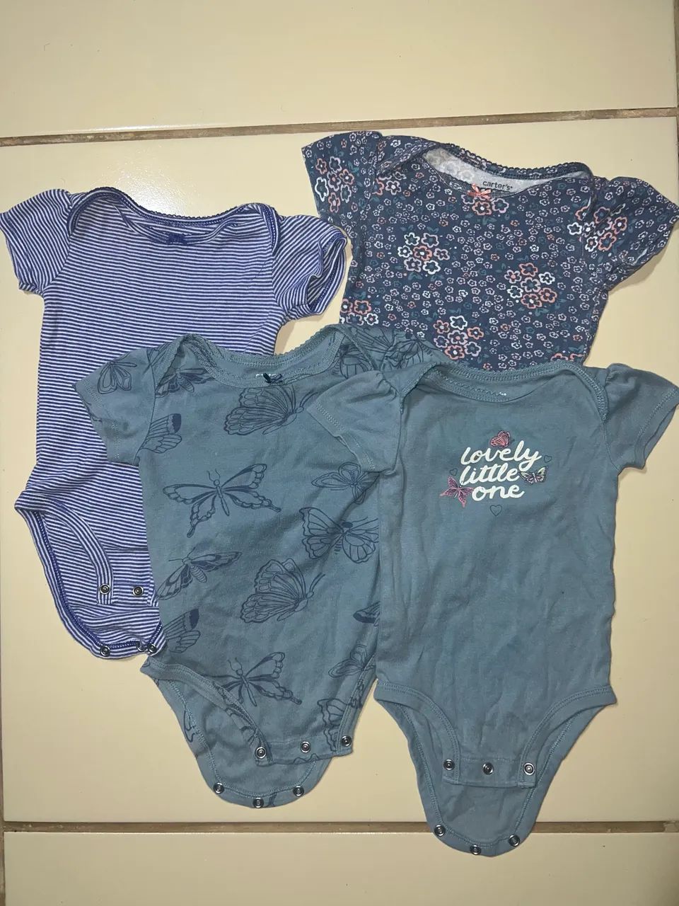 Kit 4 Bodys Carters Menina