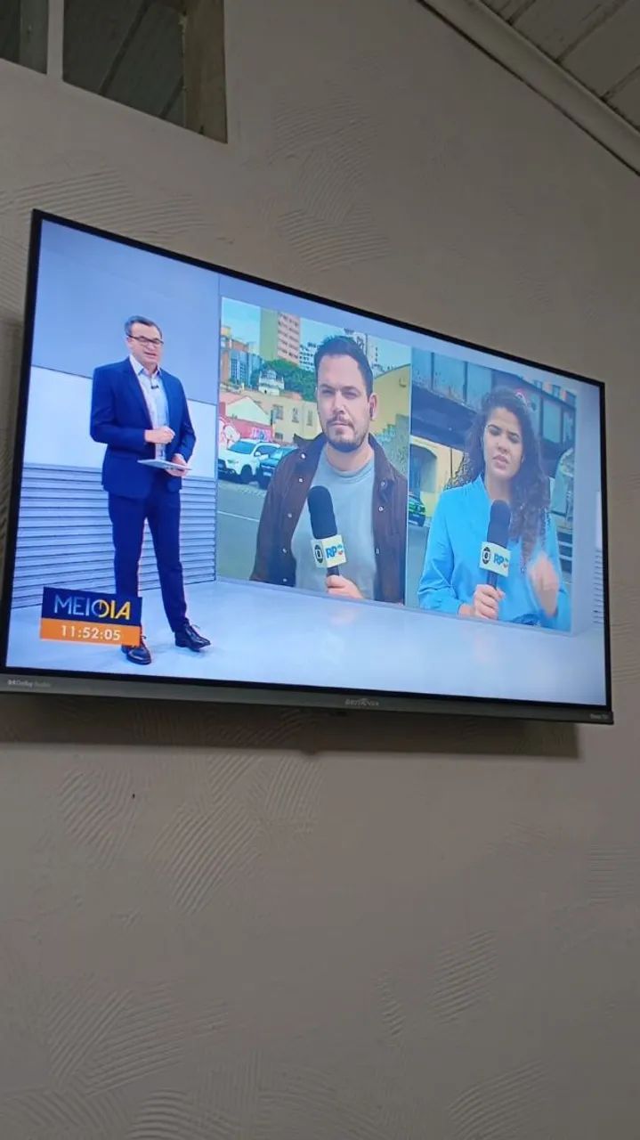 Tv Britânia Roku 32' - Foto 3