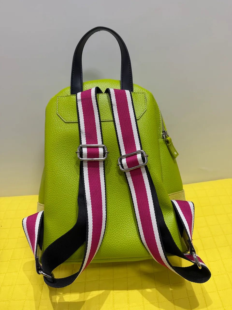 Mochila Verde Arezzo  - Foto 3