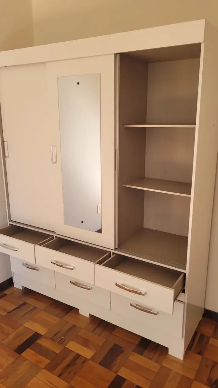 Guarda roupa branco com espelho - Foto 4