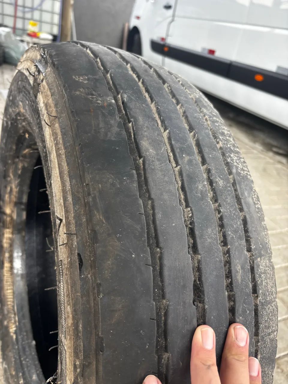 Pneus 215/75R17,5 - Foto 2