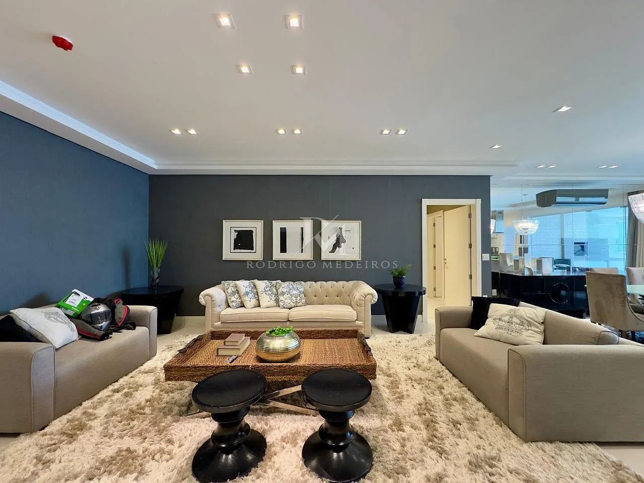 Apartamento quadra-mar com 4 suítes no Centro de Itapema - Foto 2