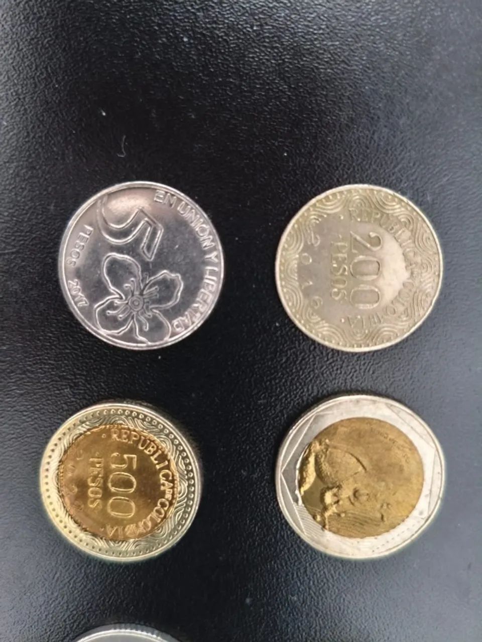 Moedas diversas para coleccionador (Pesos dominicanos, Colombianos e Argentinos) - Foto 2