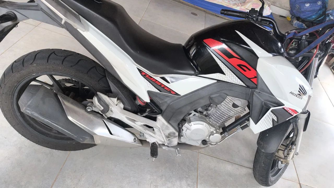 TWISTER  250 15,000 - Foto 3