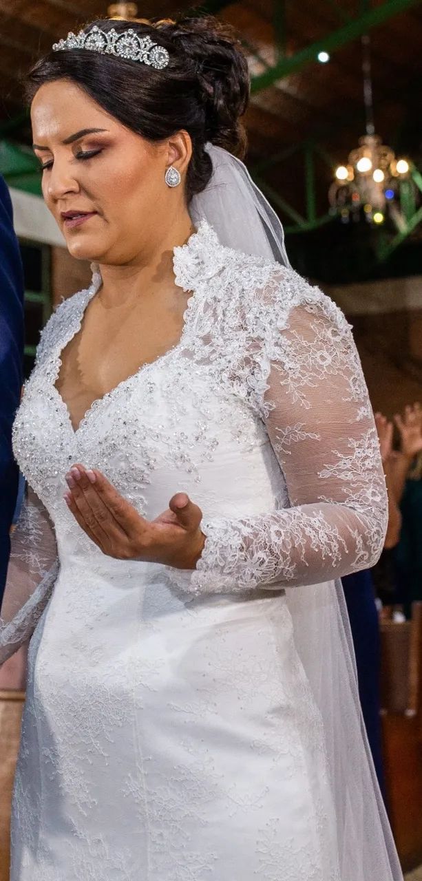 Lindo vestido de Noiva manga comprida+véu e coroa - Foto 3