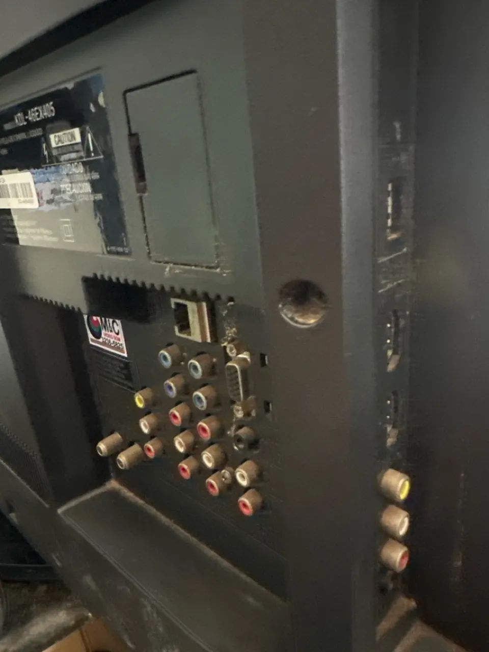 Tv Sony 46 polegadas lcd com alguns arranhões , funciona perfeitamente  - Foto 3