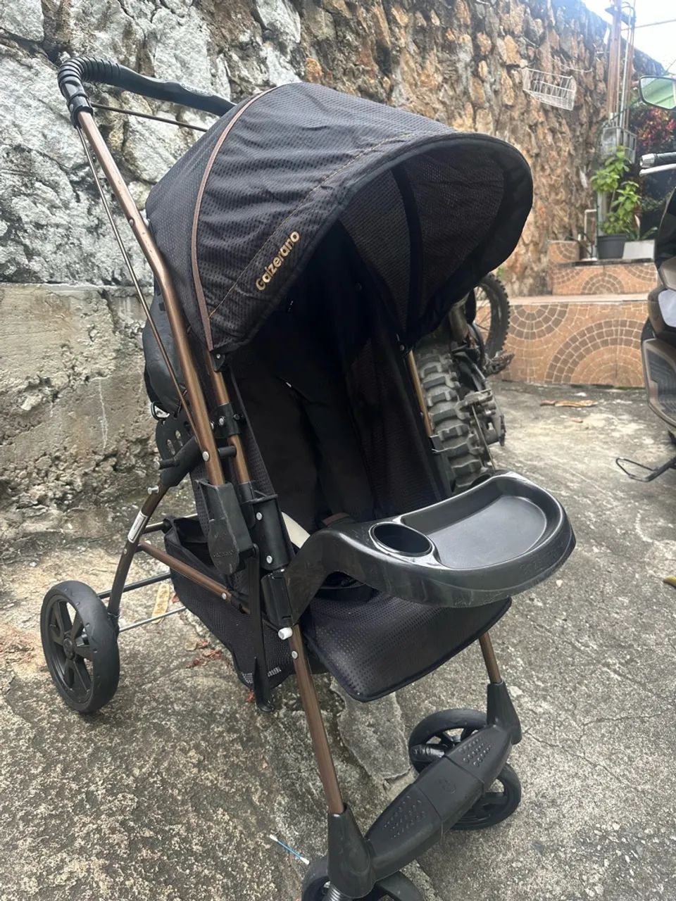 Carrinho de bebê com bebê conforto - Foto 3