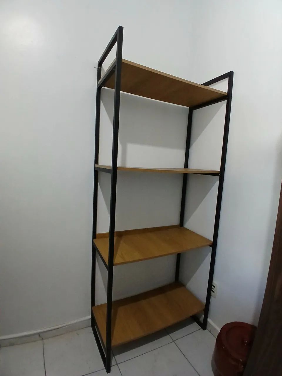 MDF and Metalon Shelf R$ 180.00