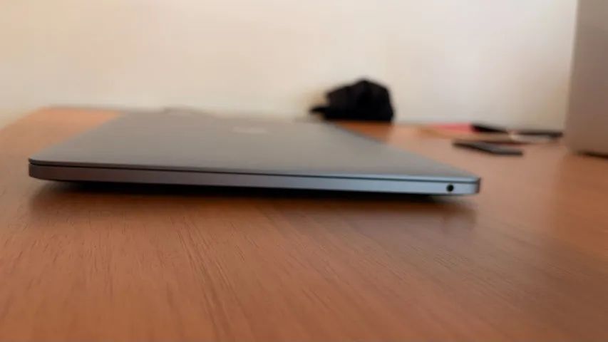 MACBOOK PRO M2 2022 8GB RAM 256GB SSD 13' - Foto 2