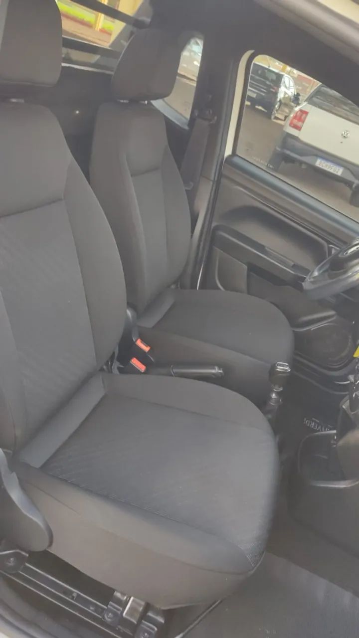 Fiat Strada Endurance 1.4 Flex 8V CS Plus 2022 - Foto 5