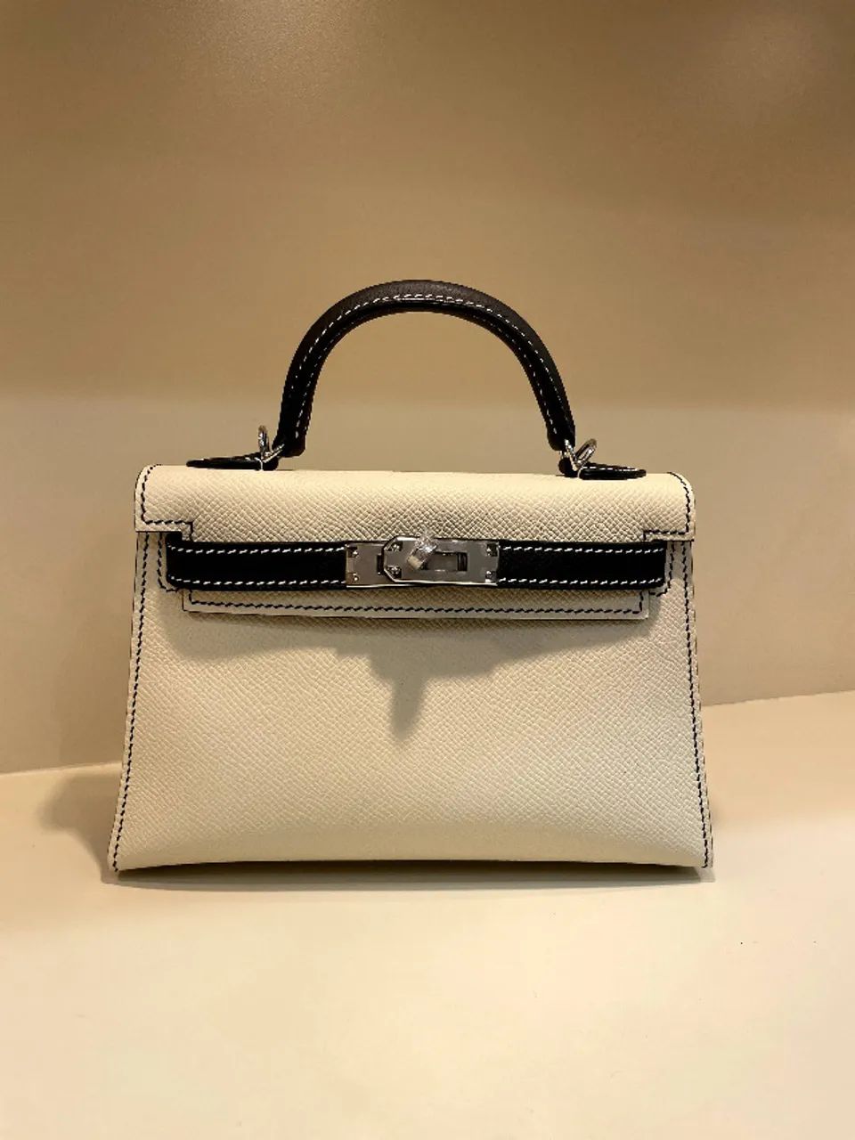 BOLSA MINI KELLY COURO 