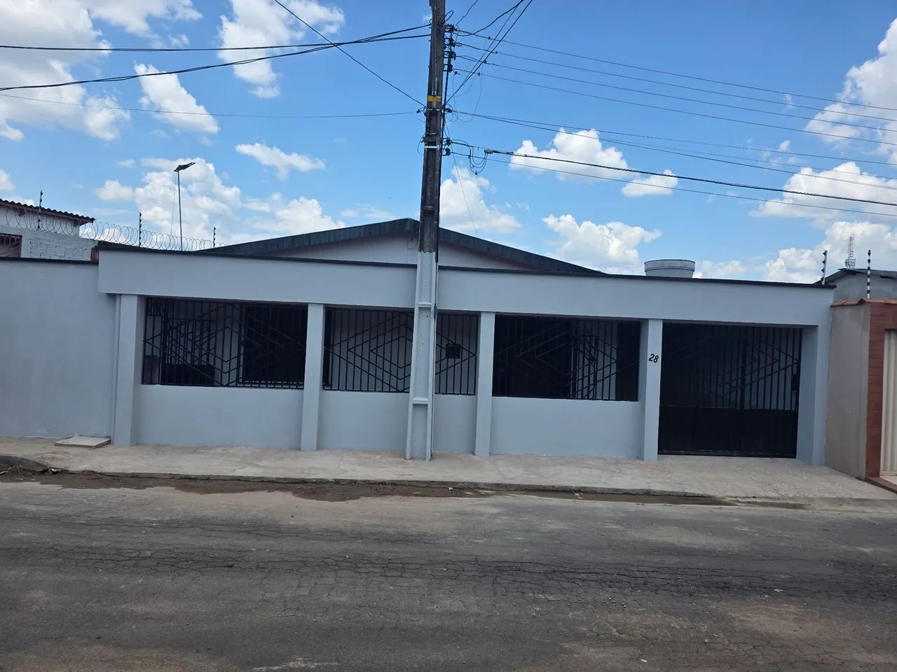 Casa Recém-Reformada no Habitasa  2 Quartos + Garagem Excelente Localização