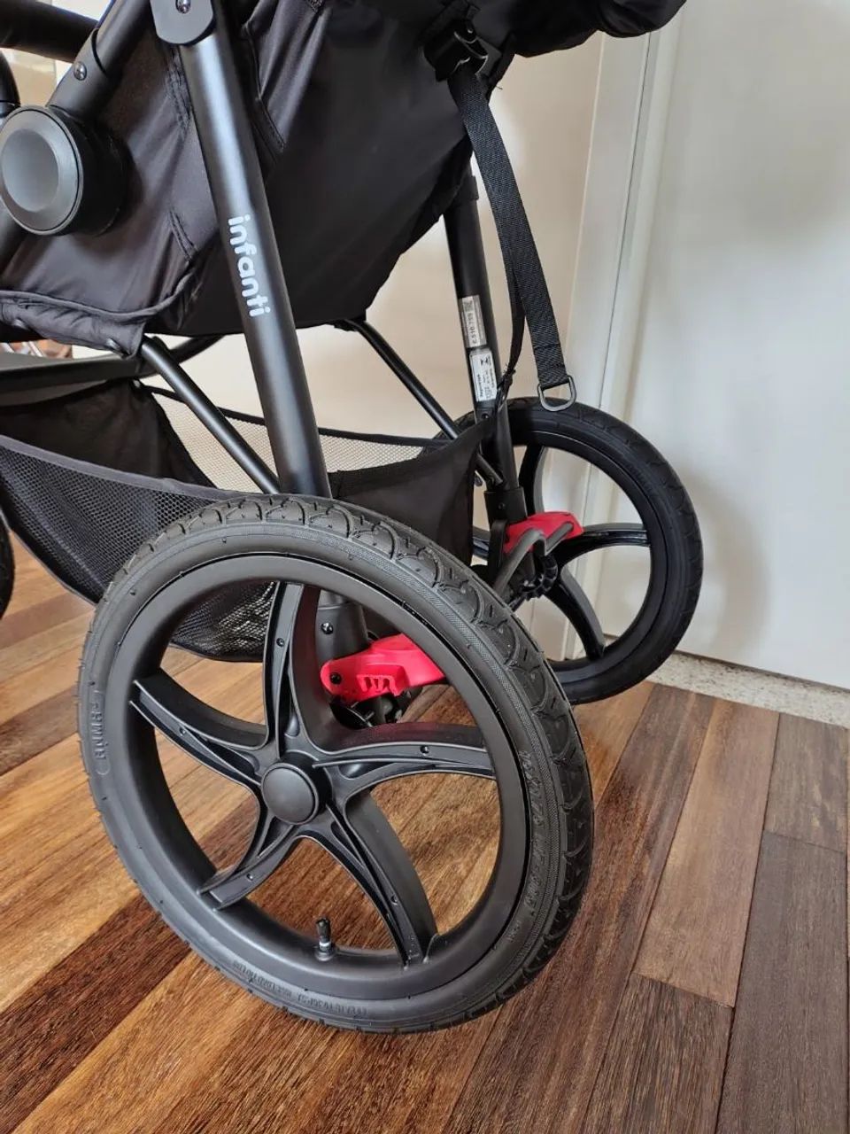 Vendo Carrinho de Bebê Infanti Flux  - Foto 3