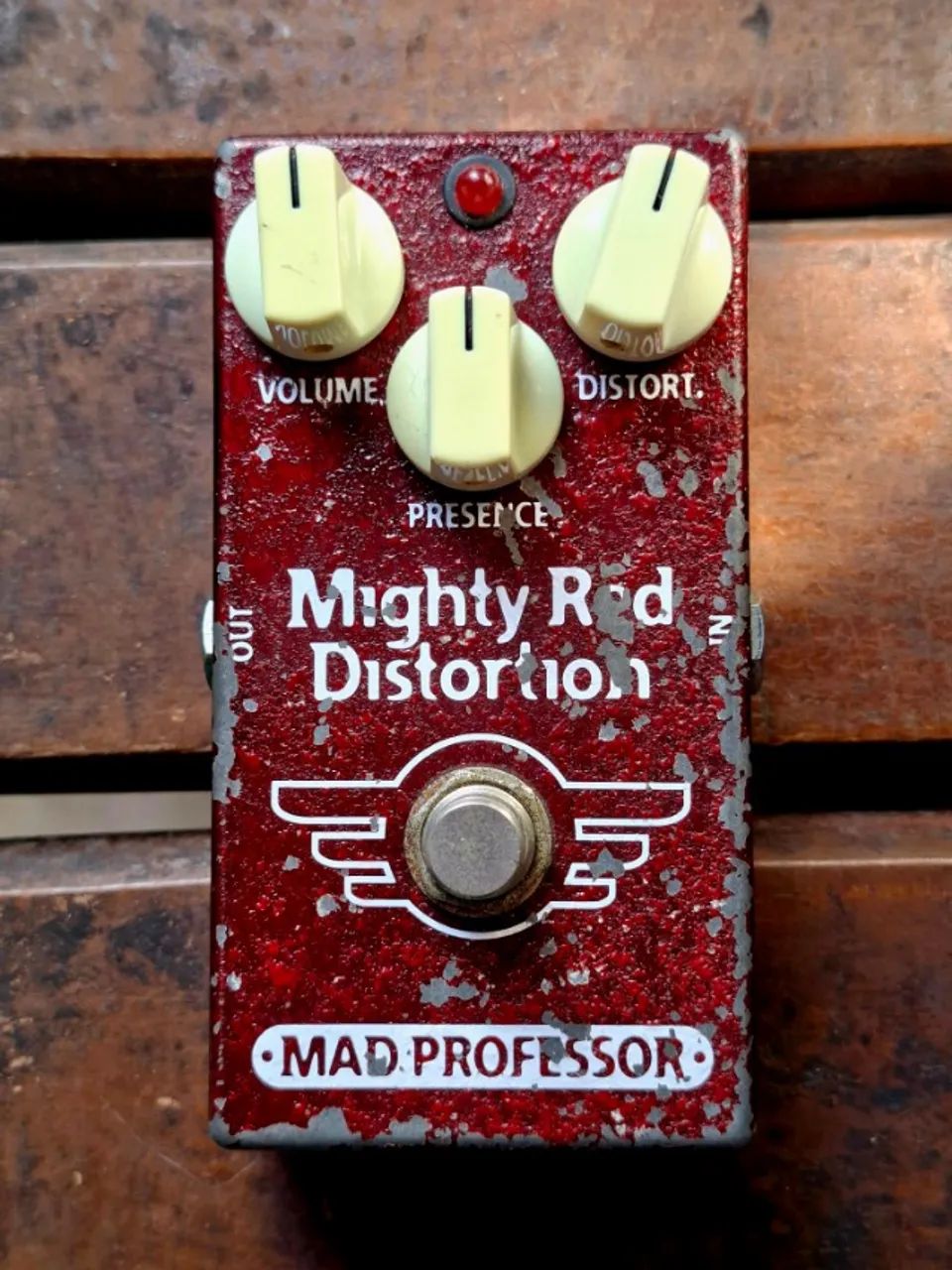 Mad Professor Mighty Red Distortion - pedal de distorção guitarra