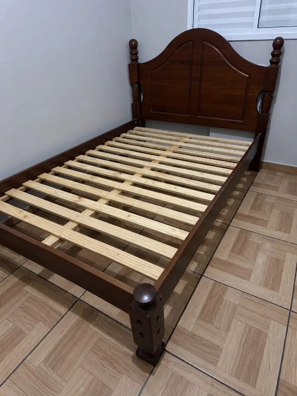 Cama de Madeira Maciça - Casal - Excelente Estado - Foto 3
