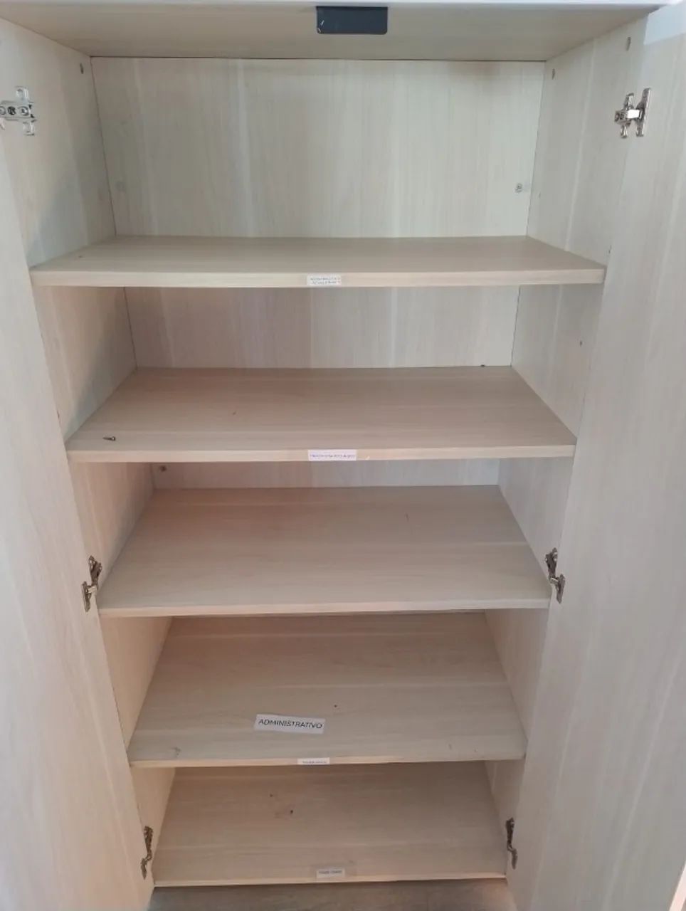 Vende-se 2 armários  de uso comercial - Foto 5