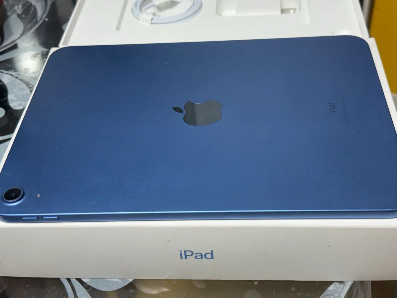 iPad 10 Azul 64gb com Caixa e carregador original 