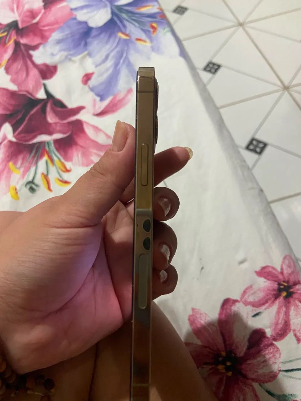 iPhone 12 Pro Dourado  - Foto 3