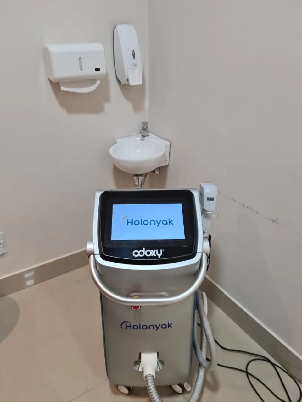 HOLONYAK - EQUIPAMENTO DE DEPILAÇÃO (ADOXY)