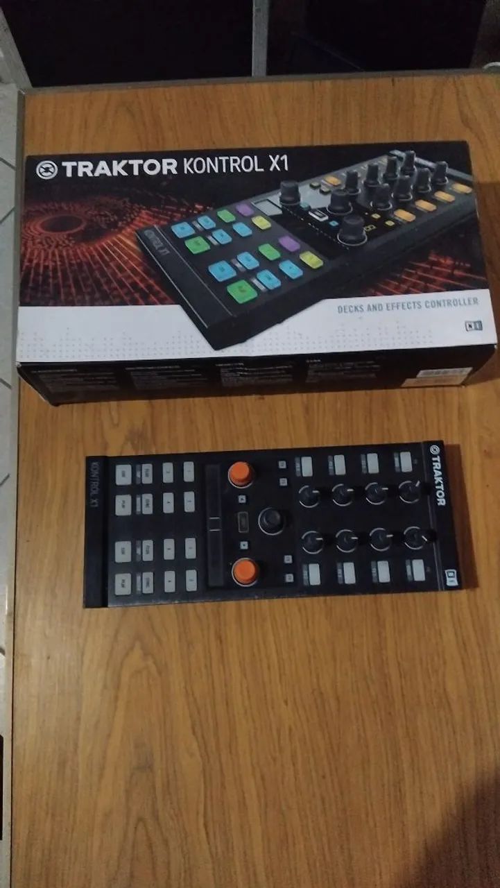 Traktor Kontrol X1 - Controladora DJ Native Instruments - Foto 2