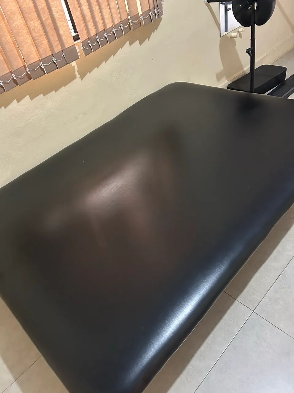 Maca baixa de Fisioterapia Semi nova - Foto 2