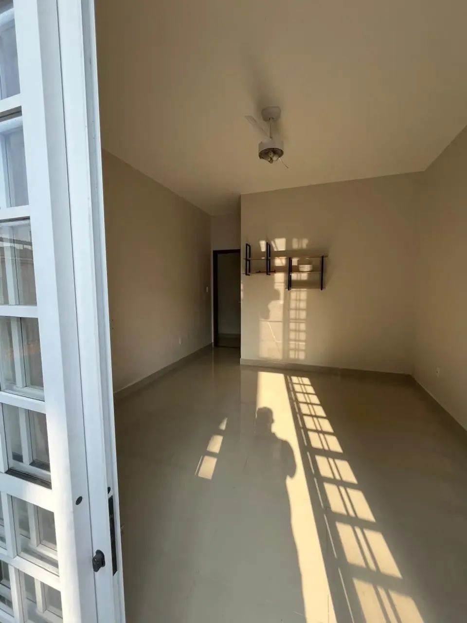 OPORTUNIDADE! Casa 3 quartos vaga para carro - Nilópolis - Foto 3