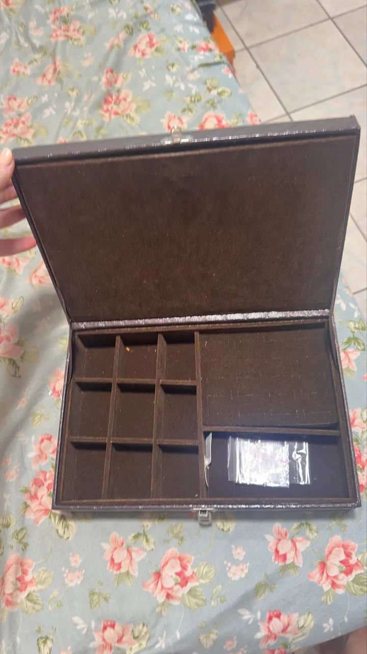 Porta-jóia (tipo maleta)