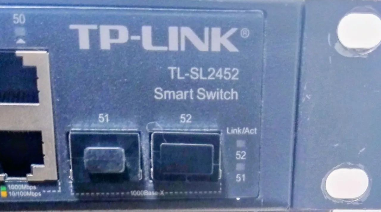 Switch TP-Link TL-SL2452 (48 portas)