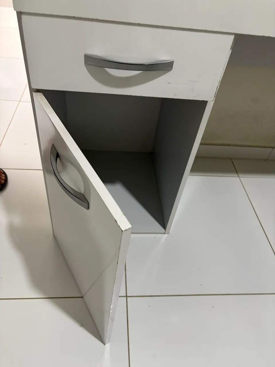 Escrivaninha com gaveta e porta  - Foto 2