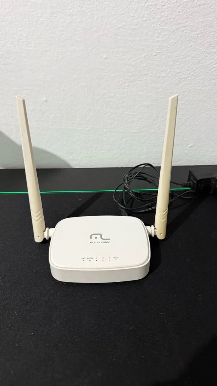Roteador Multilaser Branco com 2 Antenas