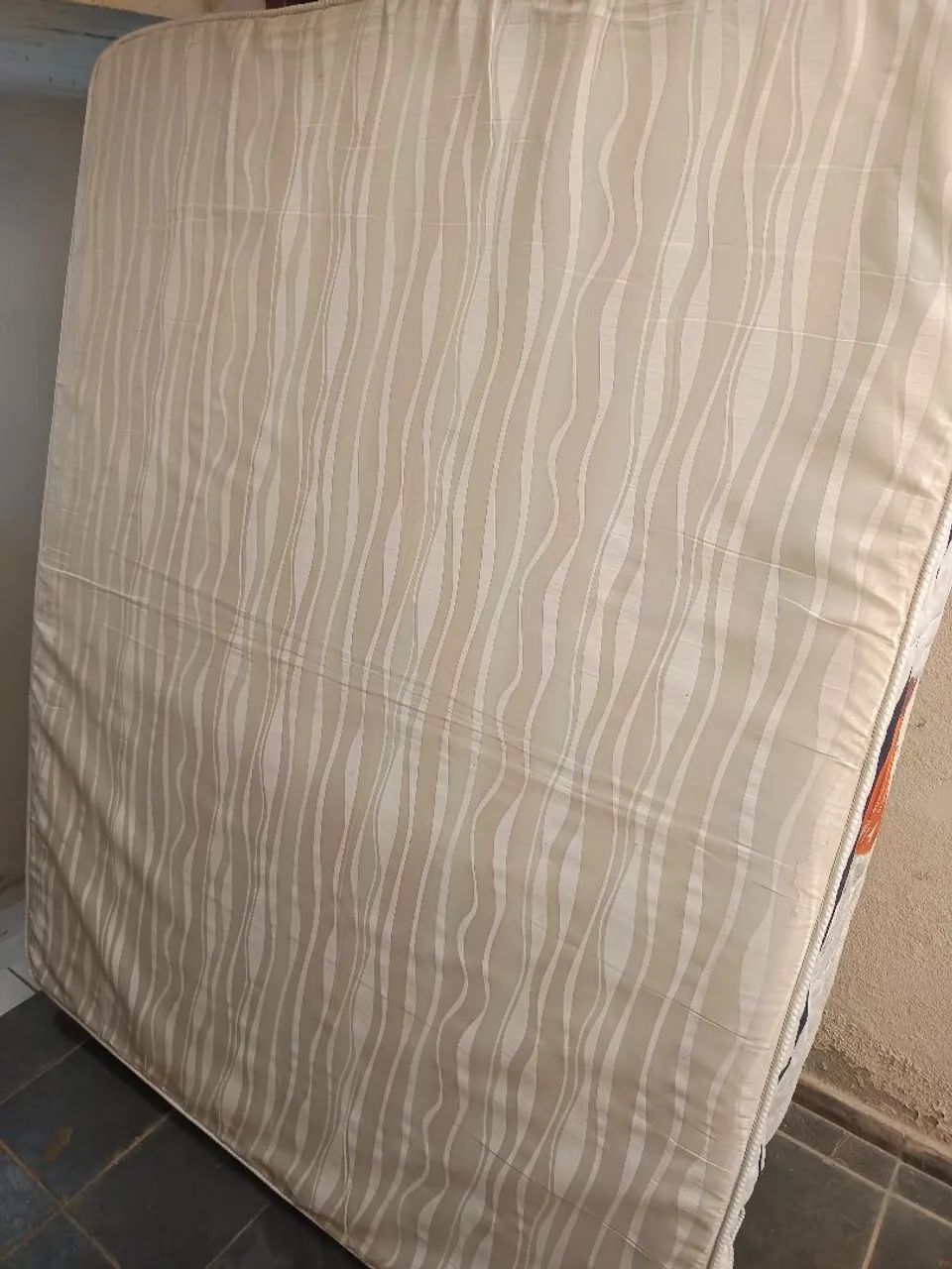 Vendo cama box 
