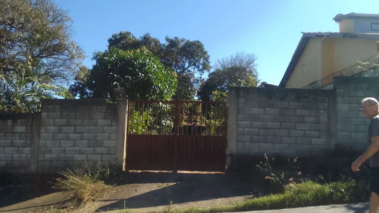 Vende-se terreno com casa ótima localização  - Foto 3