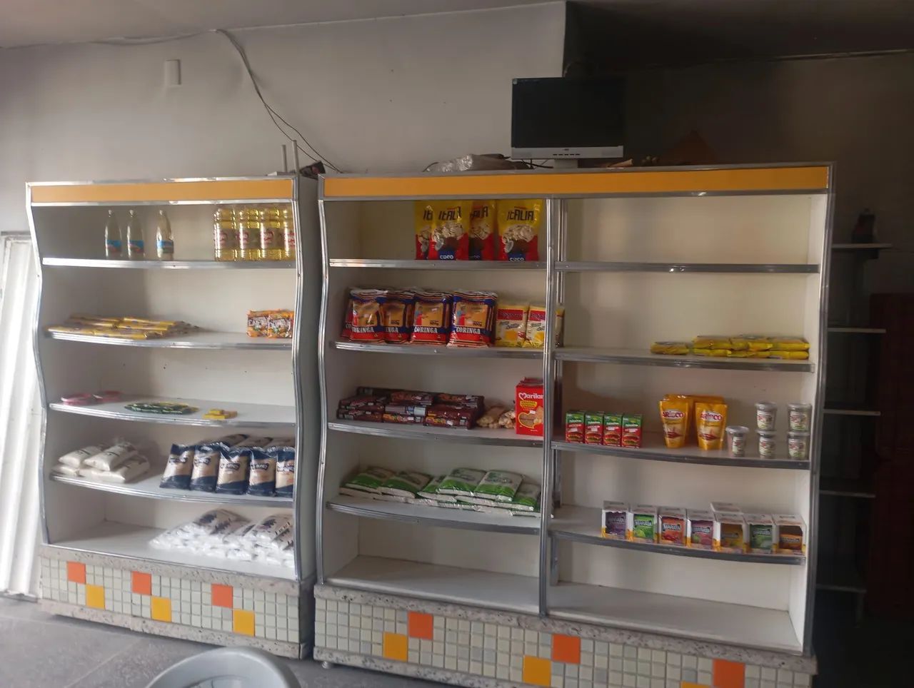 VENDE-SE - ARMÁRIOS DE PADARIA - Foto 4
