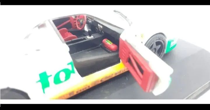 Miniatura ferrari branca - Foto 3