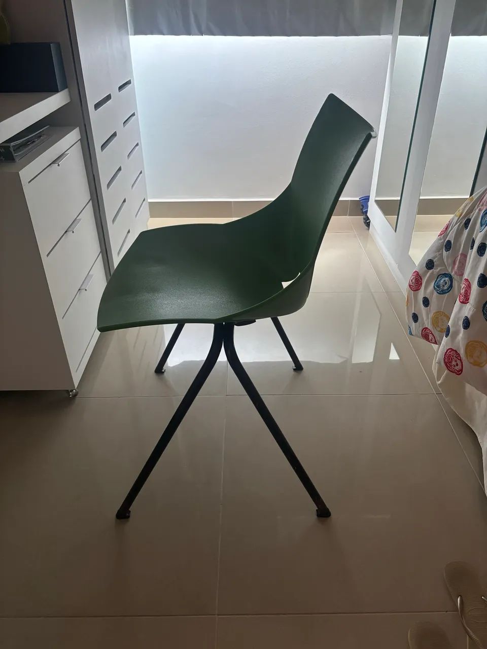 Vendo cadeira (1 unidade) verde. - Foto 2