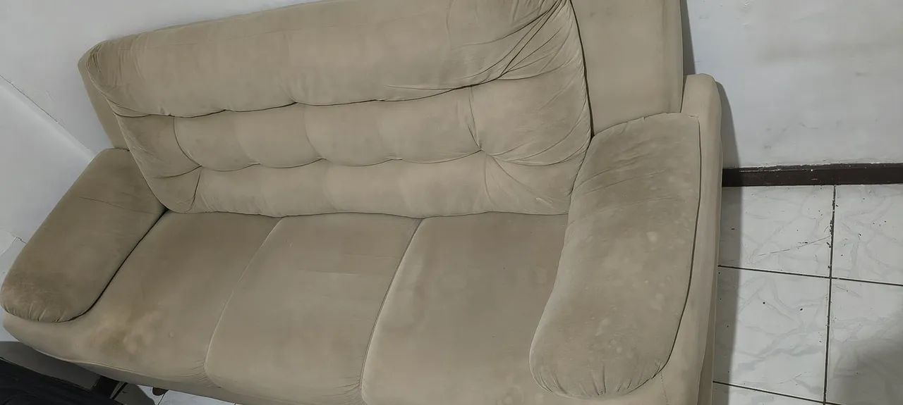 VENDO UMA CAMA DE CASAL E SOFÁ DE 3 LUGARES