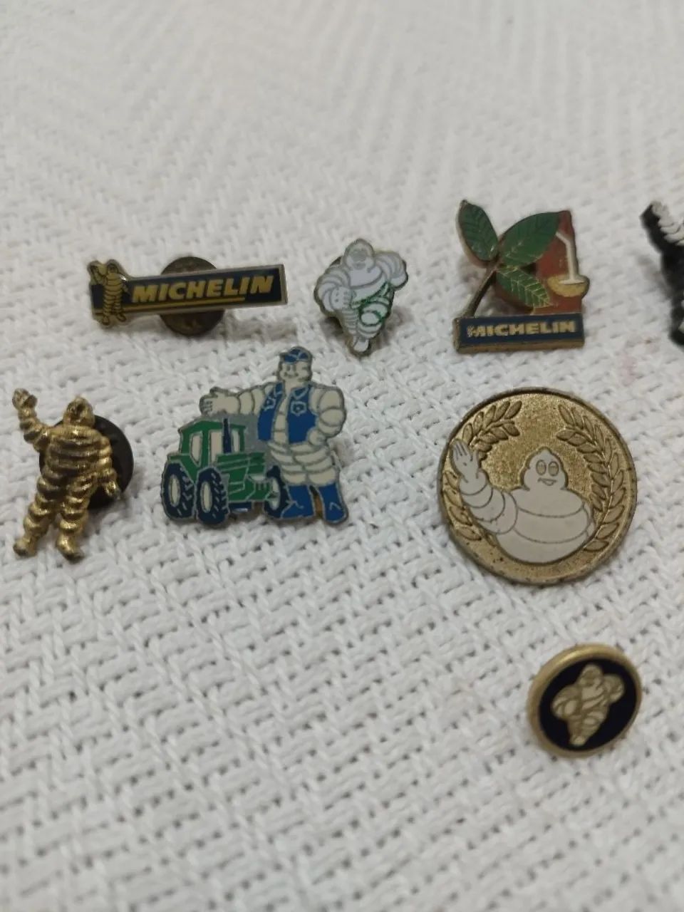 Pins, broches, bottons Michelin  - Foto 2