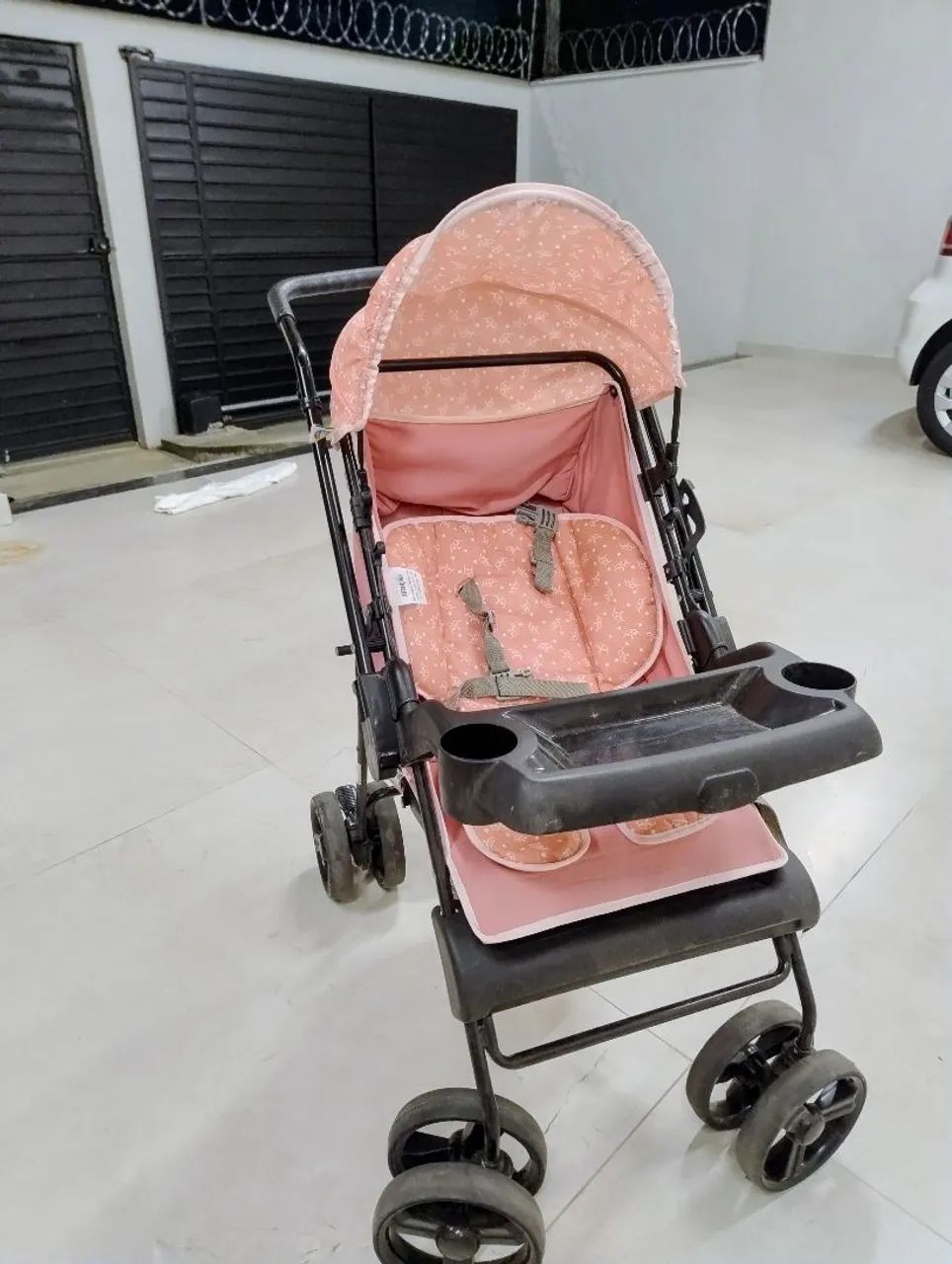 Vendo carro de bebê super conversado 