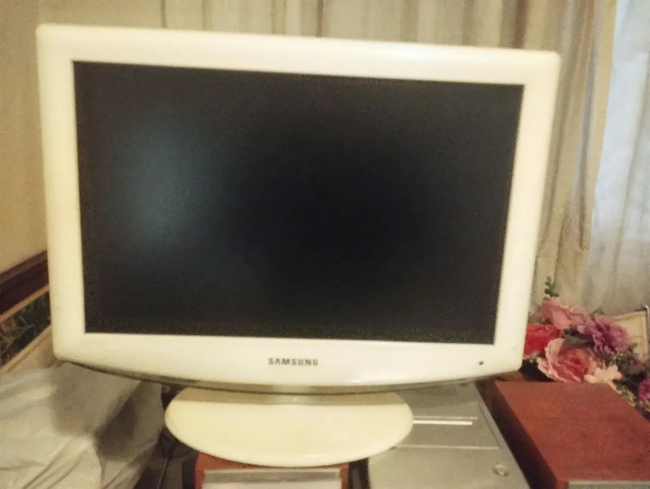 TV Samsung de 20 polegadas funcionando perfeitamente