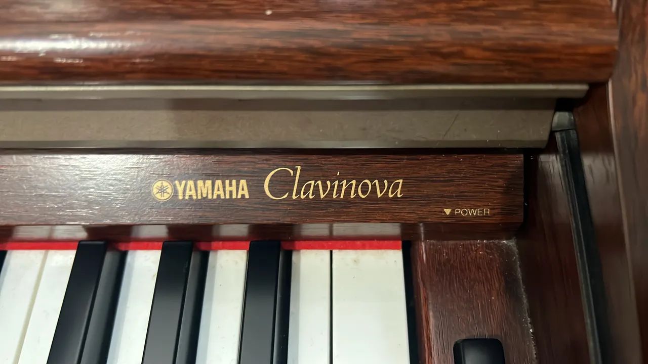 Piano - Yamaha Clavanova