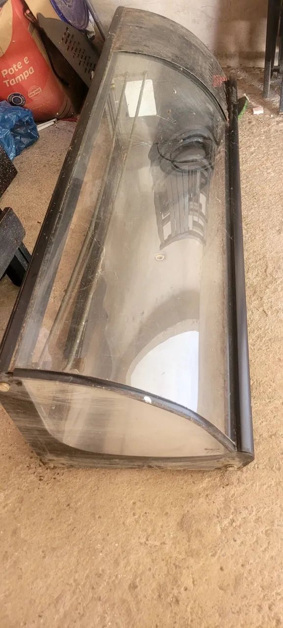 Vendo vitrine grande refrigerada para sushi 