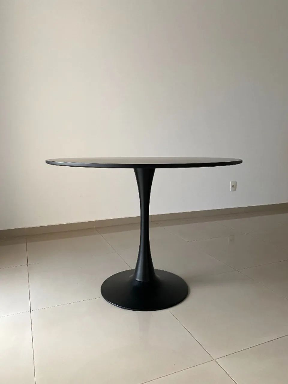Mesa de jantar redonda tulipa saarinen preta 100 cm - Foto 2
