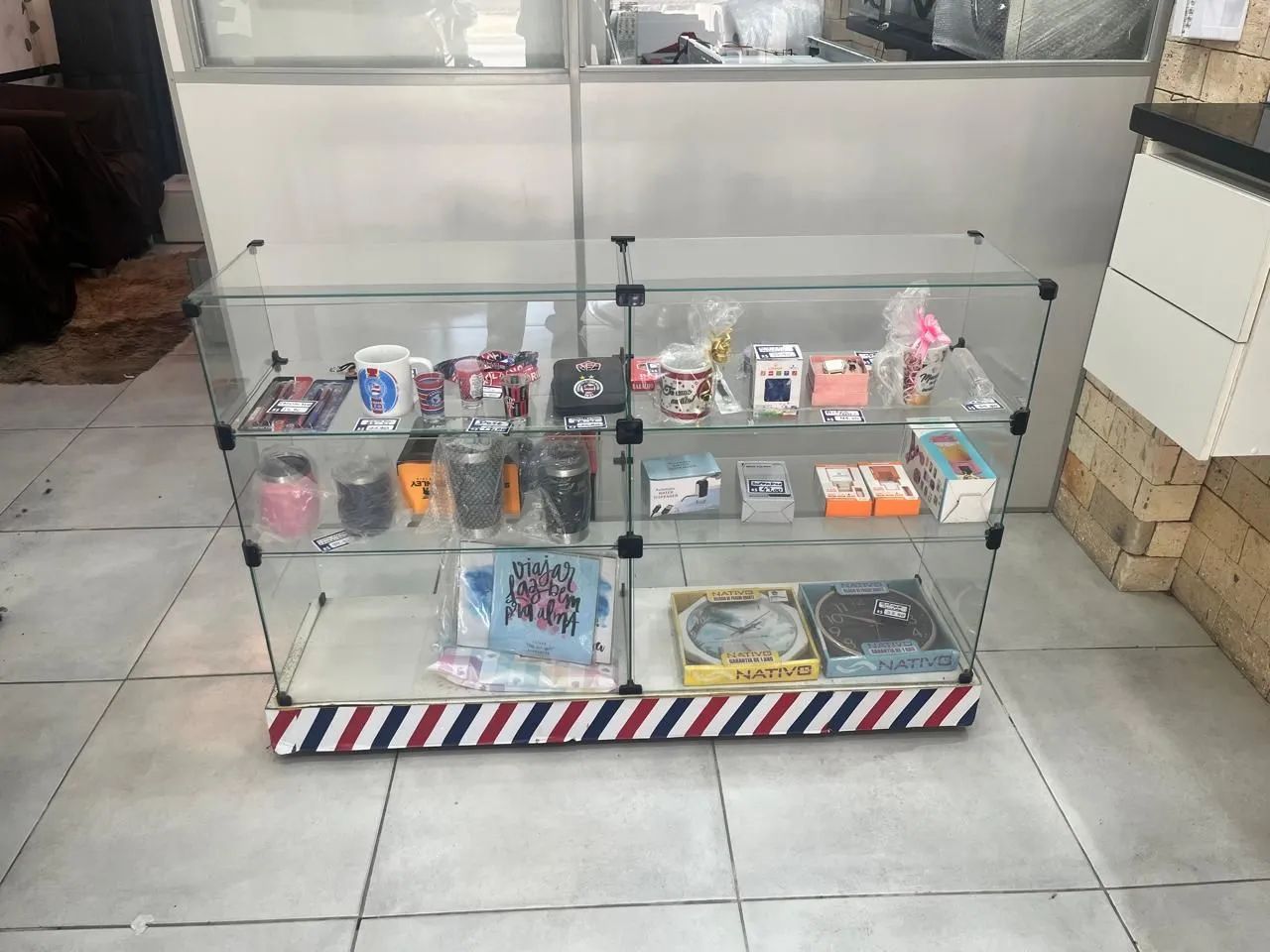 BALCÃO VITRINE MOSTRUÁRIO  - Foto 5