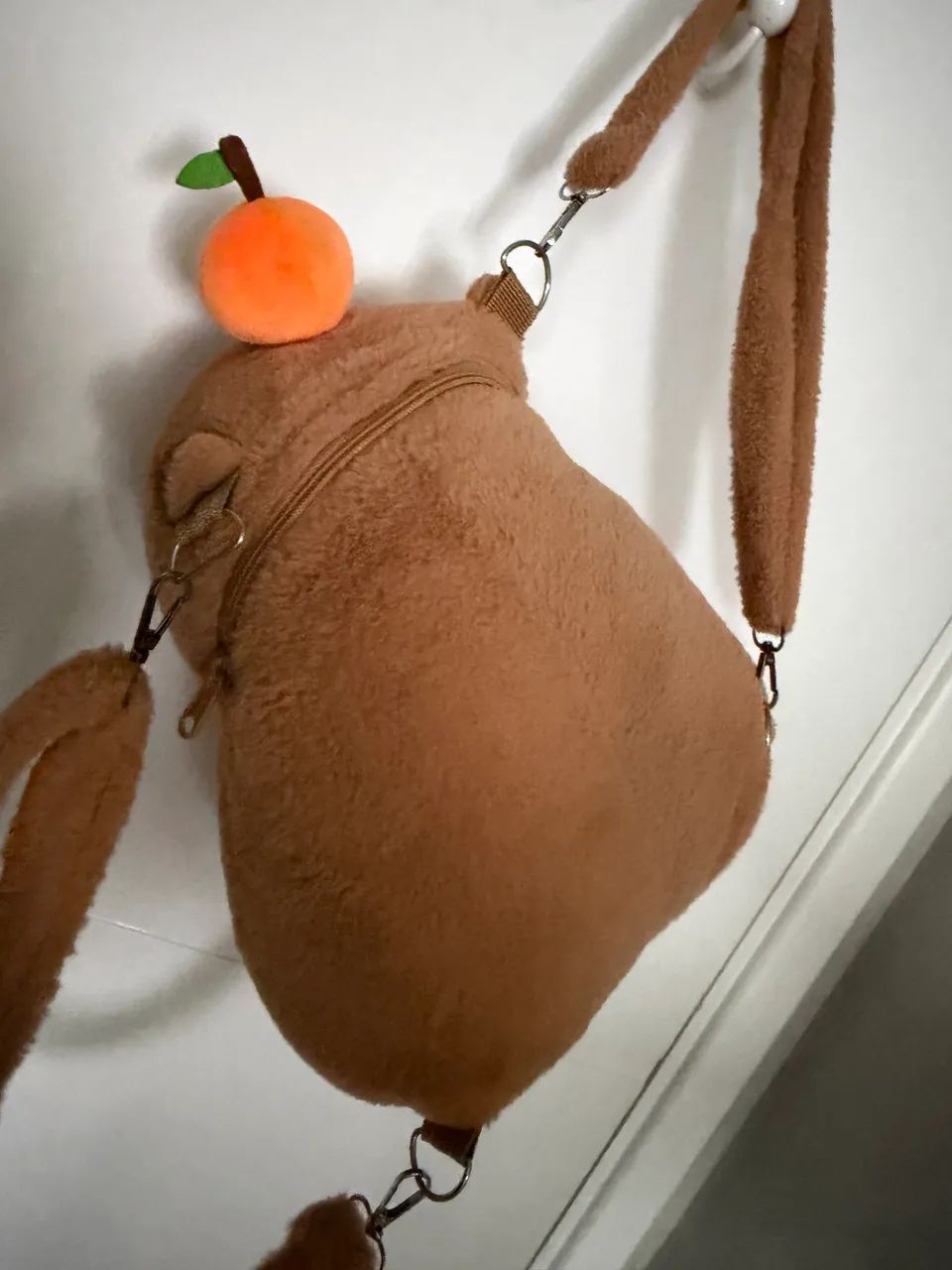 Mochila pelucia capibara  - Foto 4