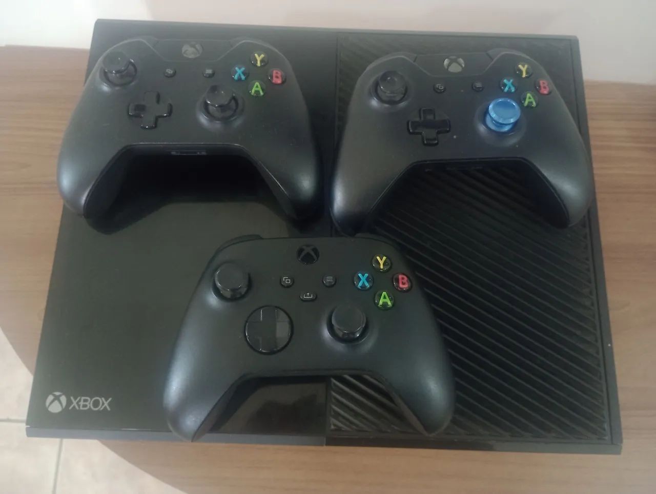 Xbox One com 3 controles + Kinect + 10 jogos - Foto 2