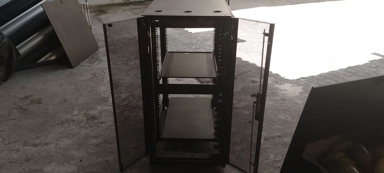 Mini rack APC 24u xp3104 preto - Foto 5